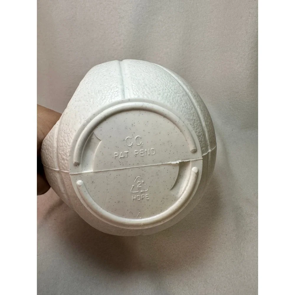 Vintage Pizza Hut Basketball Souvenir Cup White‎ Plastic Water Bottle Straw Lid